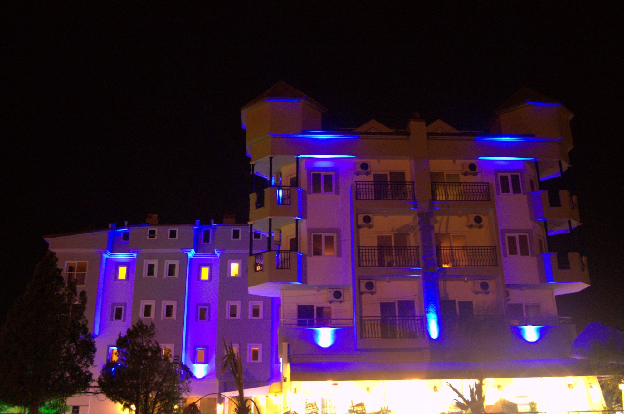 Armutalan Blue Park Hotel מראה חיצוני תמונה